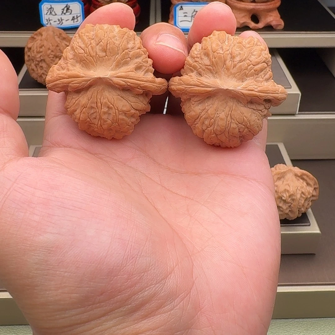 文玩核桃吊坠血麒麟45全品白茬精对