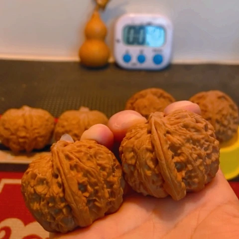 9***号把件文玩核桃三角白