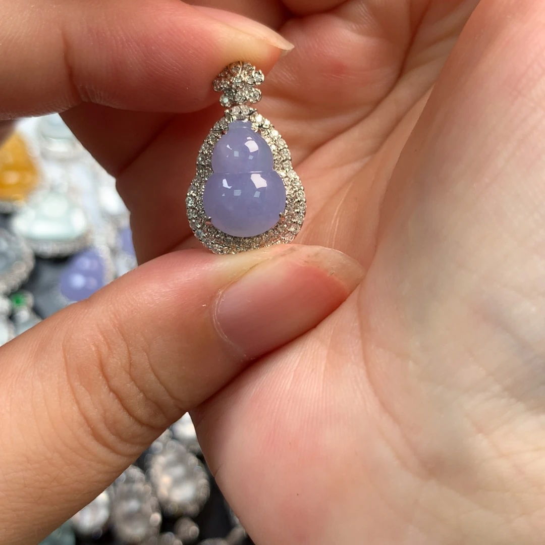 翡翠18K金镶嵌颈饰紫葫芦吊坠