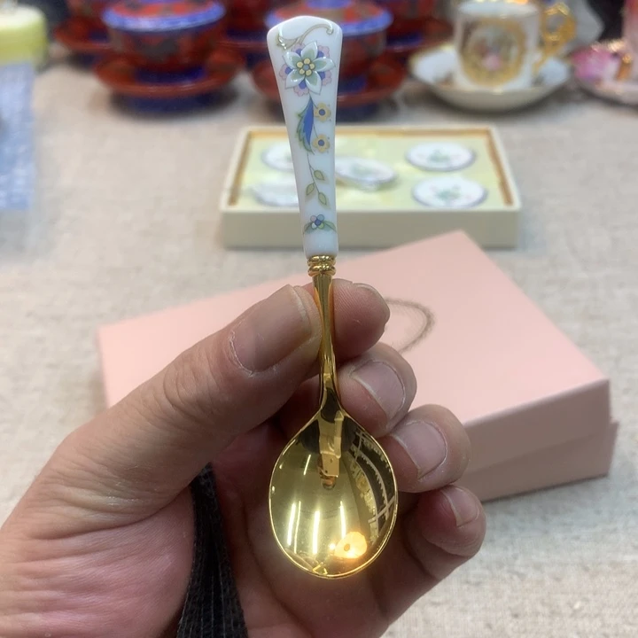 金瓷阁家的美丽瓷器