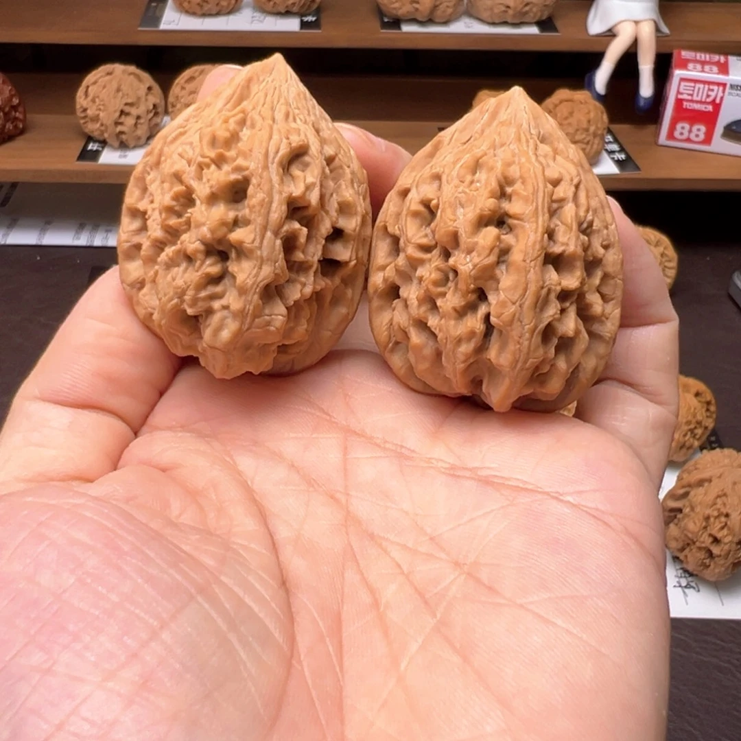 鲤***愿把件文玩核桃大沽石39