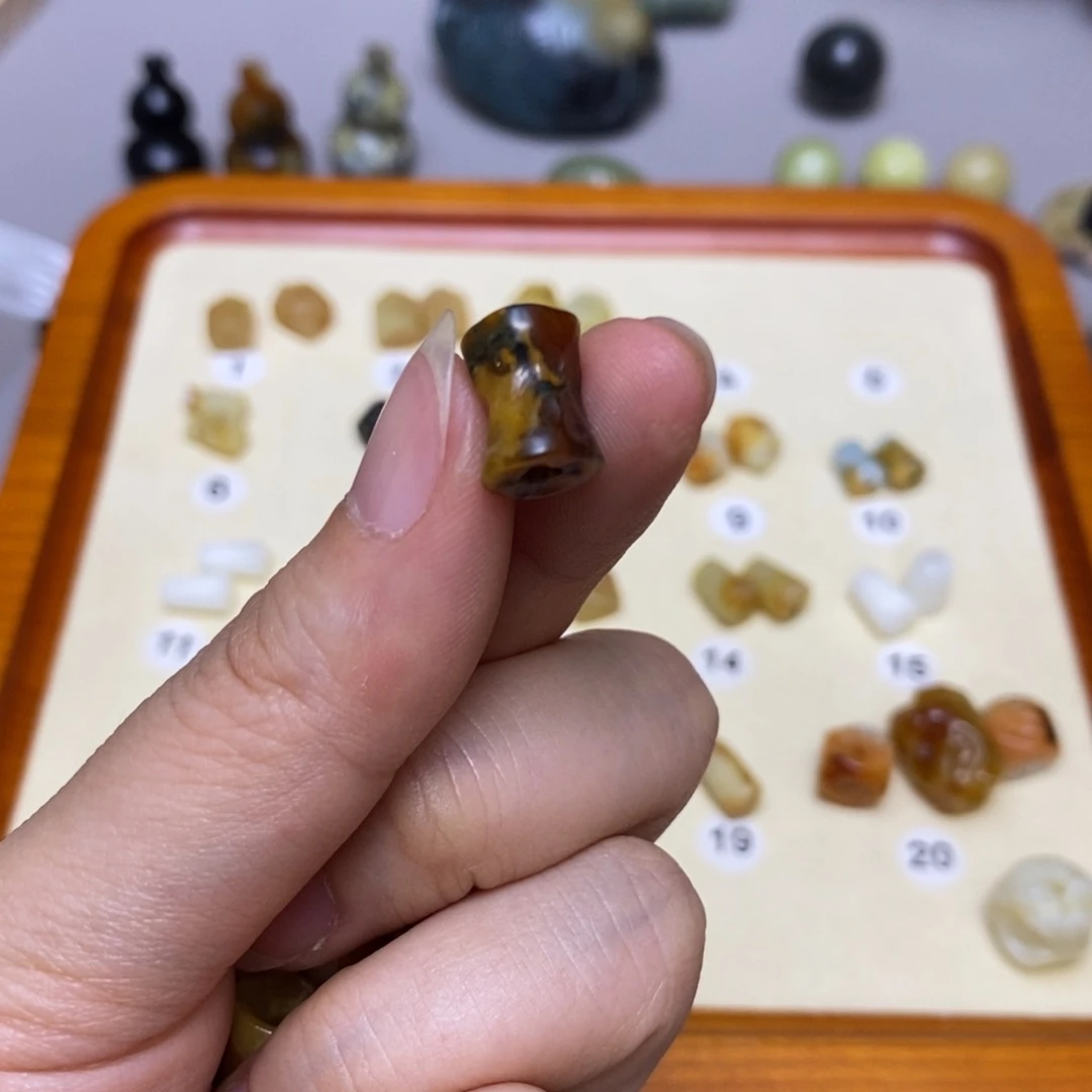 蛇纹石玉合金配饰婷