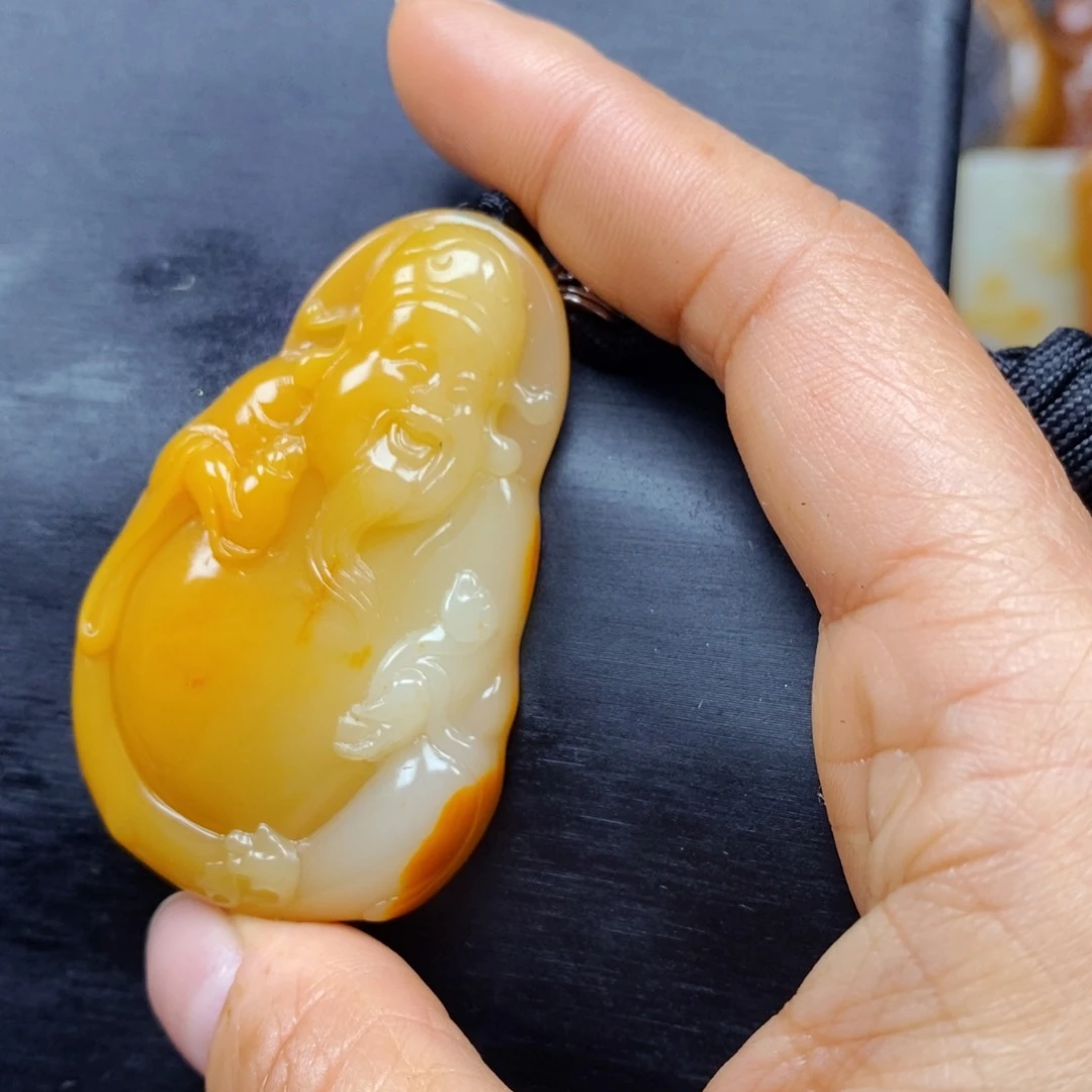 石英质玉颈饰未镶嵌