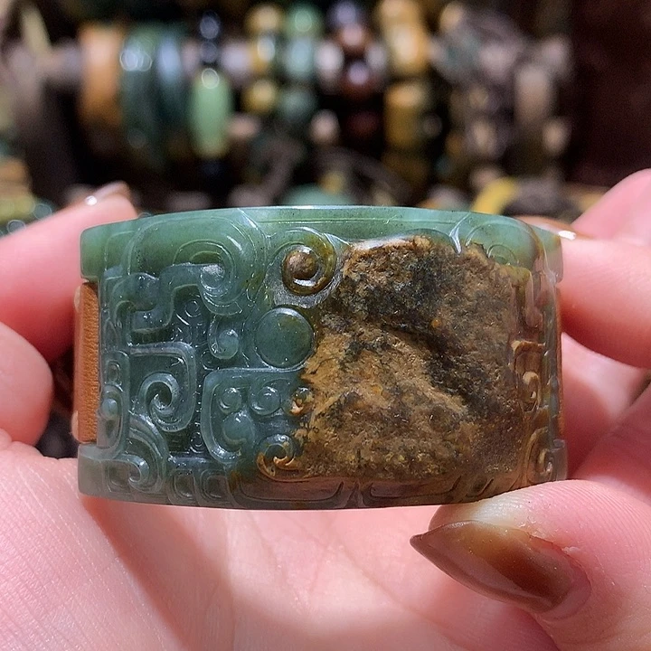 未镶嵌岫岩河磨玉（透闪石质玉）挂件