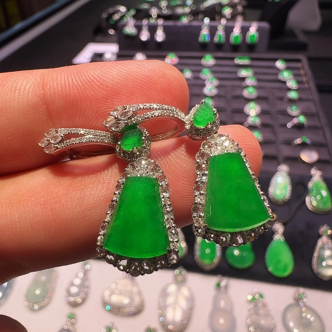 翡翠18K金镶嵌耳饰吊坠