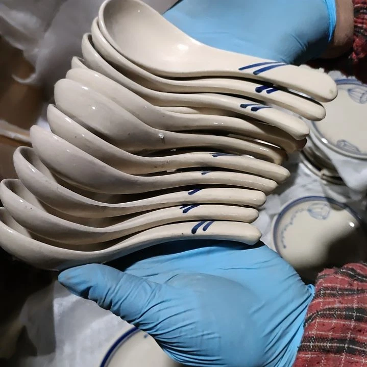 摆件陶瓷盘子碗啥都有