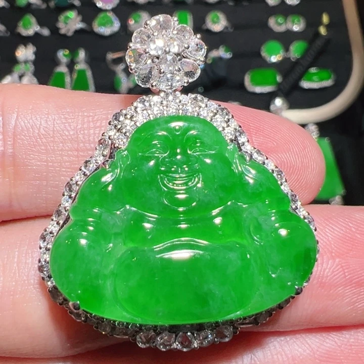 颈饰18K金镶嵌翡翠