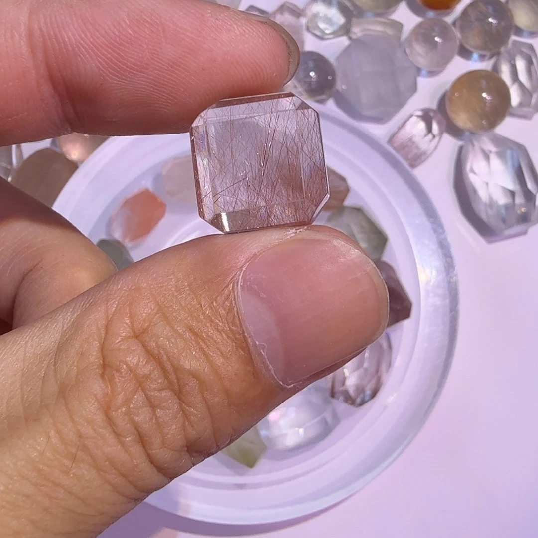 手链水晶未镶嵌红兔毛方牌