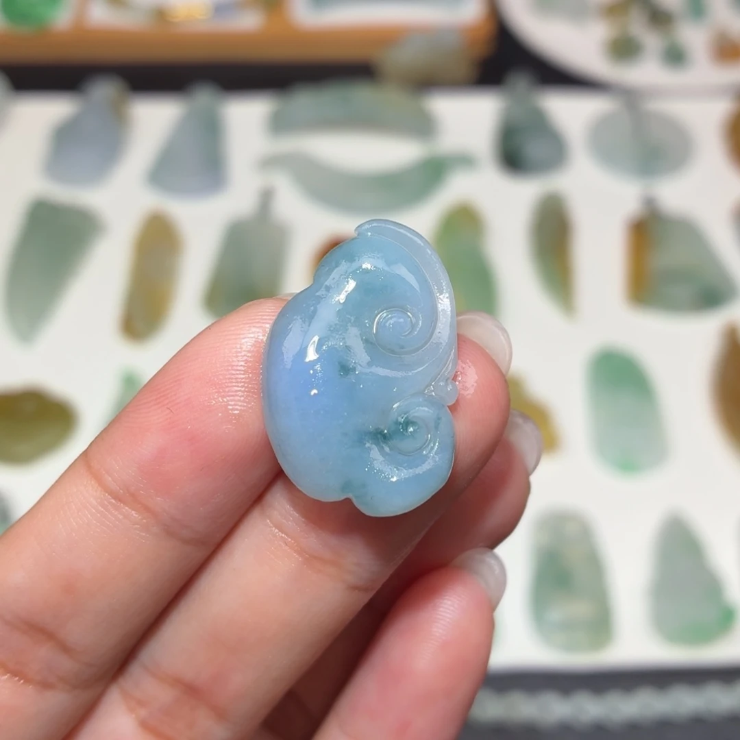 定制翡翠未镶嵌如意