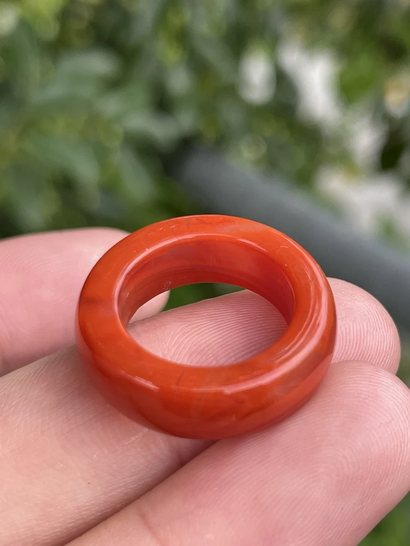 精品南红玛瑙配饰跑环内径14.5mm整体22x6.5mm颜色红润