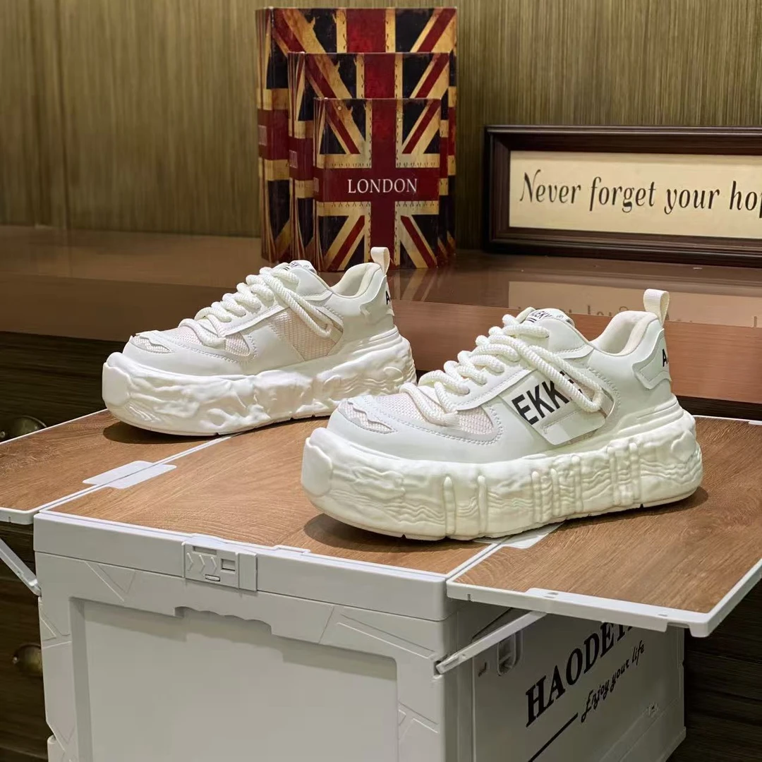 2025秋季新款时尚轻便百搭潮流舒适厚底增高流行休闲鞋（皮鞋码）