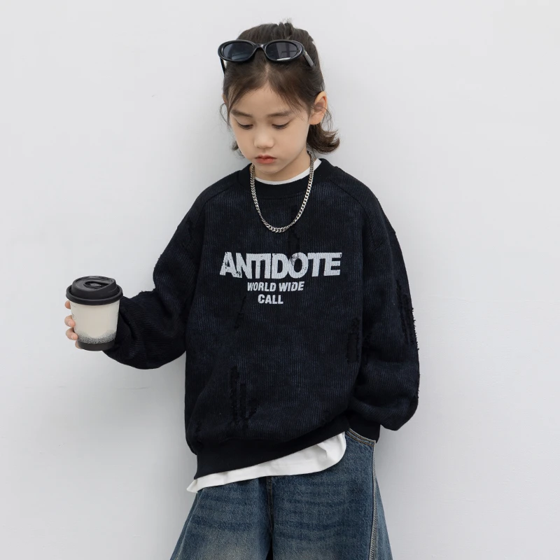 男童黑色磨破字母印花卫衣春秋款2025儿童柔软亲肤针织上衣中大童