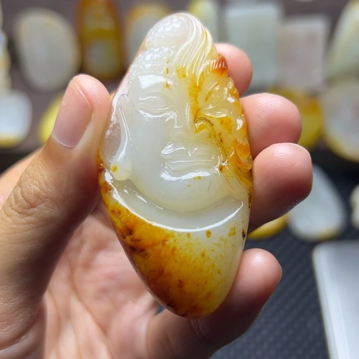 和田玉未镶嵌颈饰