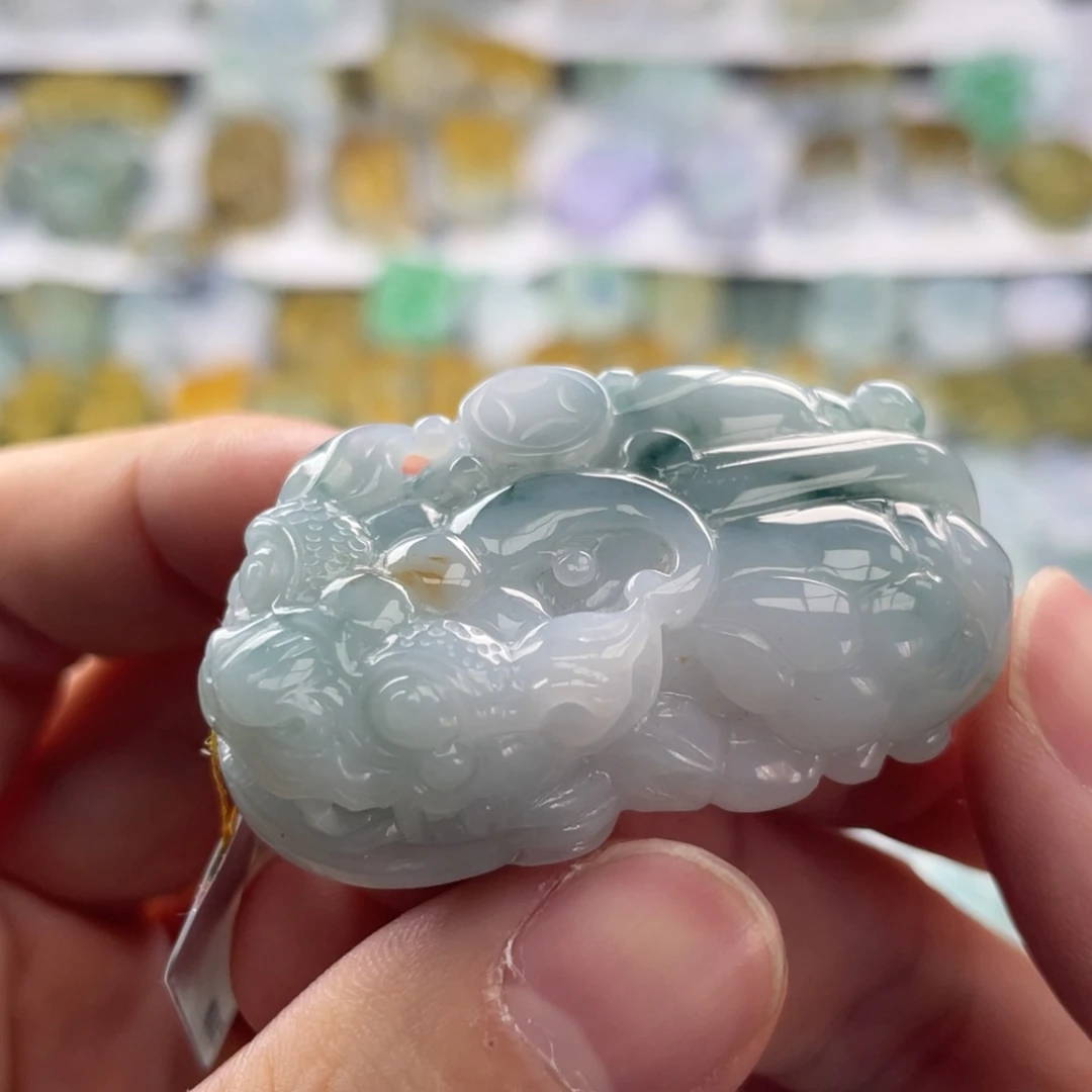 翡翠未镶嵌颈饰貔貅26