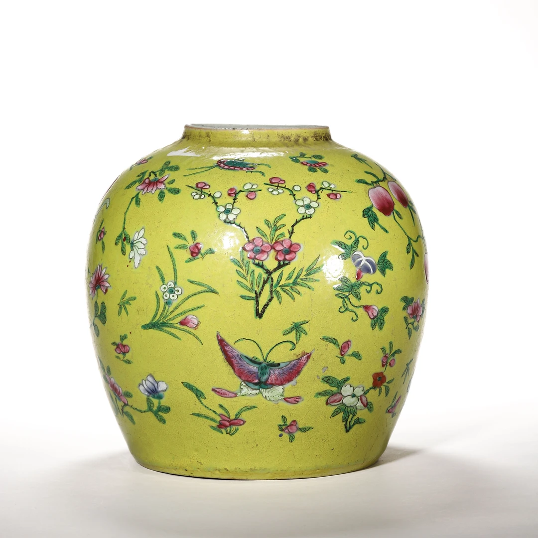 1044晚清民国·黄地粉彩缠枝花卉纹罐【古董拍卖】