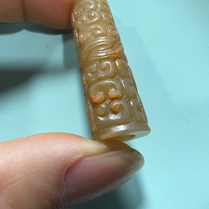 透闪石质玉未镶嵌挂件