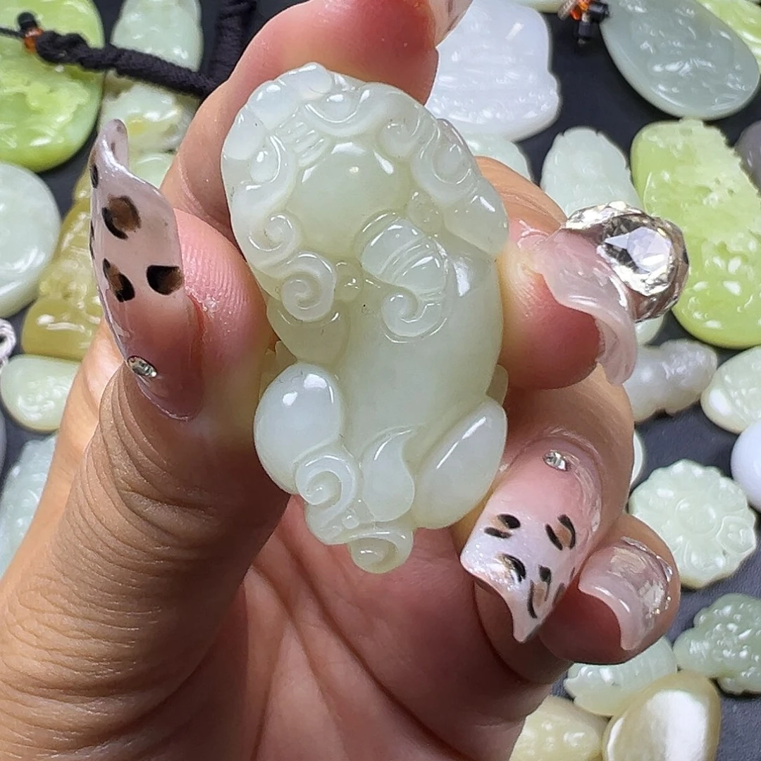 颈饰未镶嵌和田玉手链款，不给编