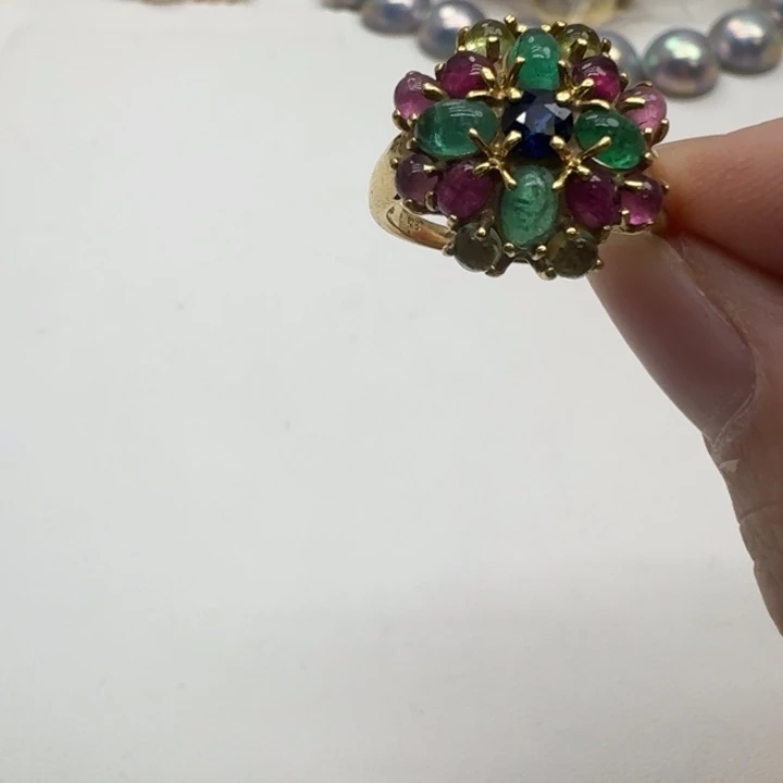 未镶嵌戒指蓝宝石