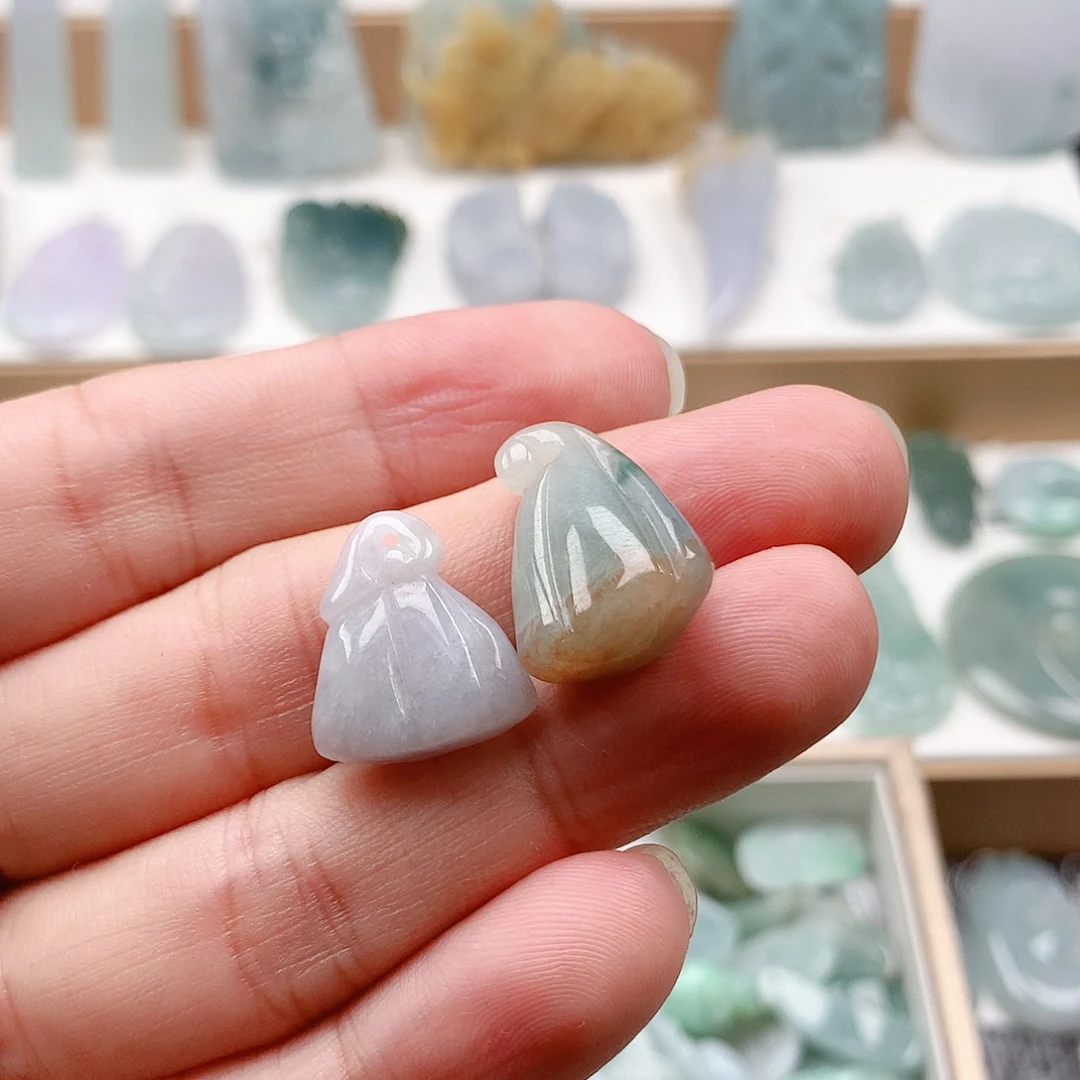 惟***惟翡翠未镶嵌吊坠(不含链)莲蓬