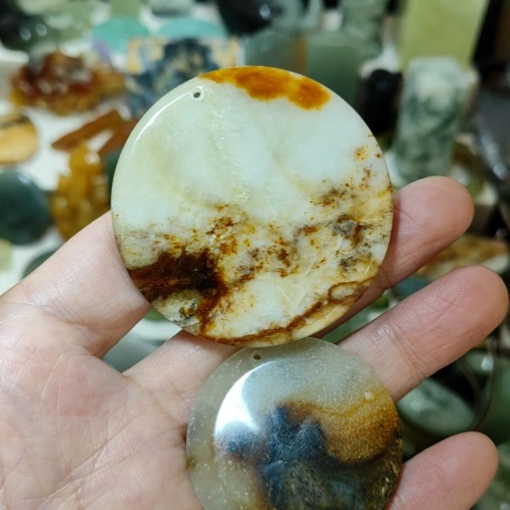 朱***言岫玉未镶嵌挂坠款式