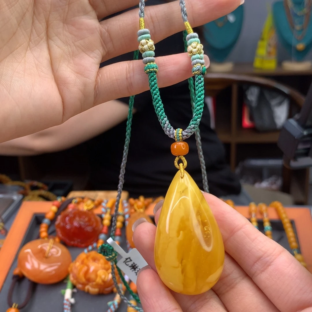 未镶嵌颈饰蜜蜡天然