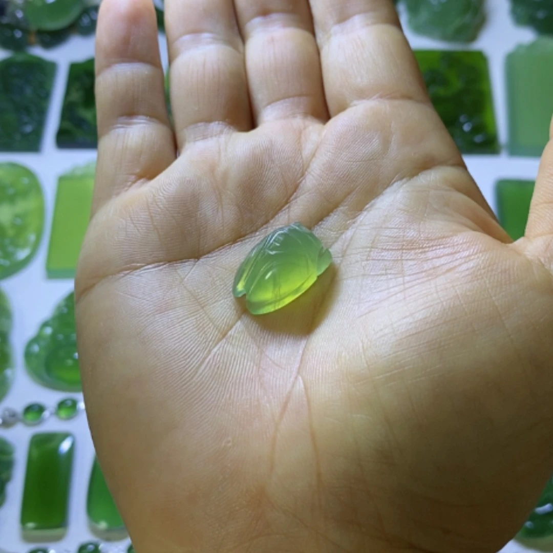 【闪购商品】未镶嵌蛇纹石玉颈饰