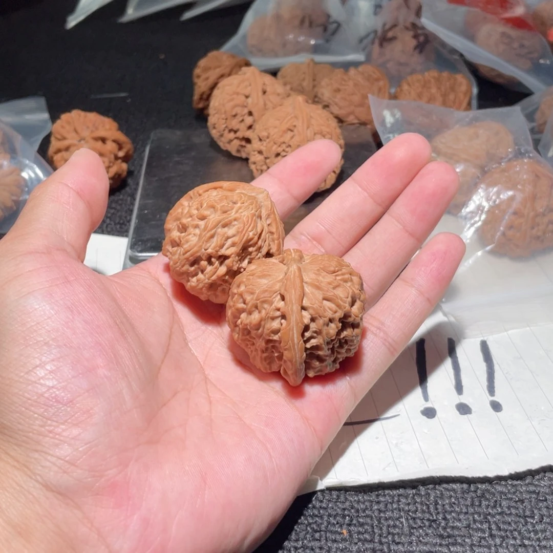 文玩核桃吊坠?****39三角白