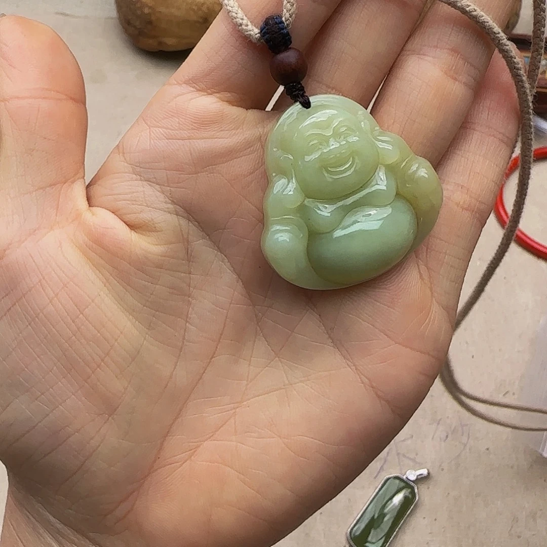 颈饰未镶嵌和田玉（糖玉）