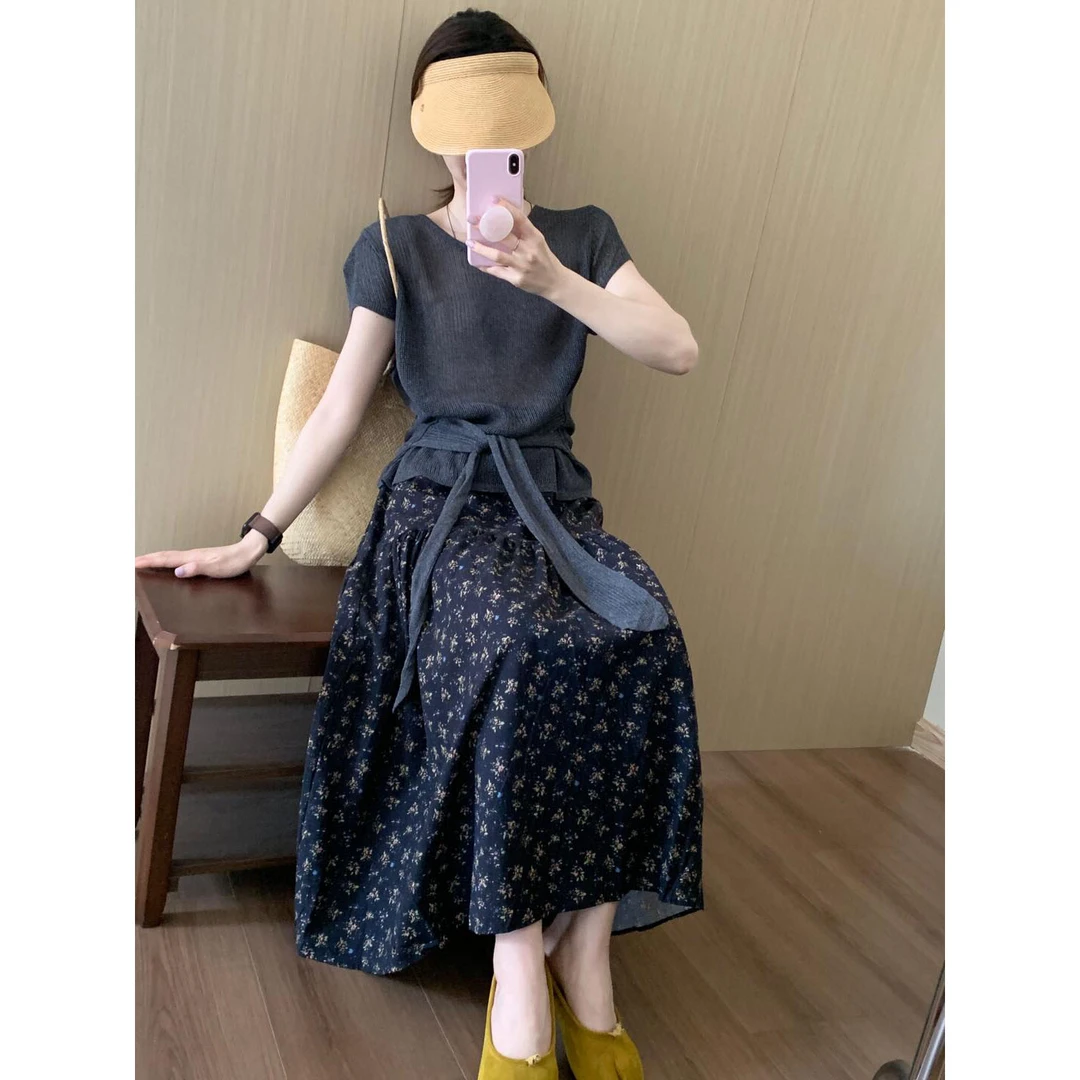 五一出游穿搭女装千金清冷感贵系衣服短袖针织衫碎花半身裙两件套