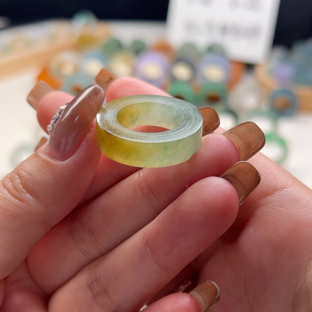 定制翡翠未镶嵌戒指