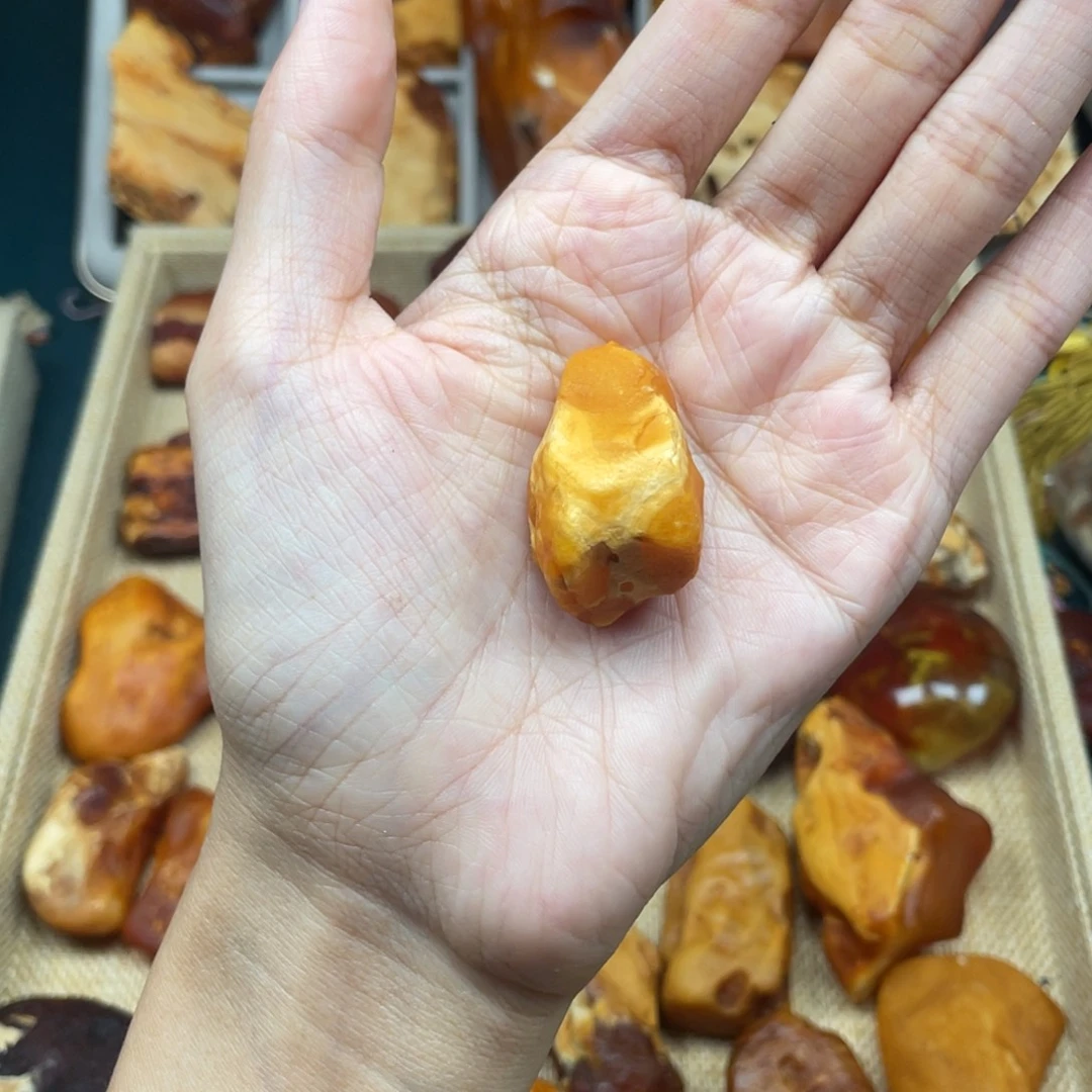 琥珀未镶嵌珠宝奇石