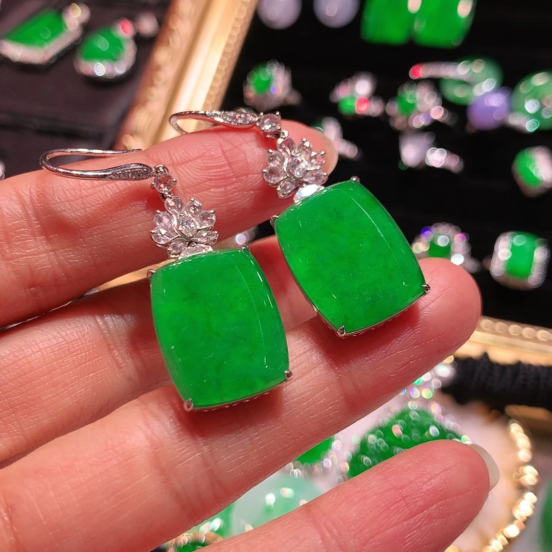 18K金镶嵌戒指翡翠耳坠