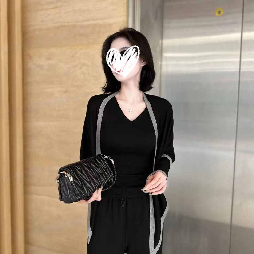 2025黑色新款正肩三角形披肩V领长袖修身两件套显瘦T恤女