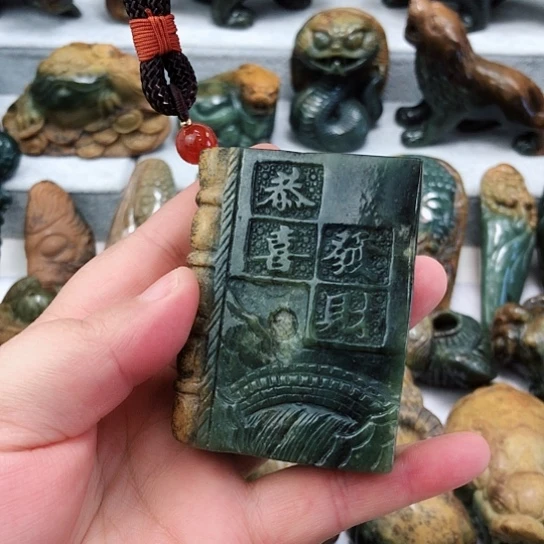 岫岩河磨玉（透闪石质玉）把件未镶嵌燃**夜