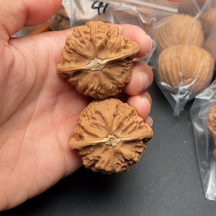 文玩核桃吊坠宫灯