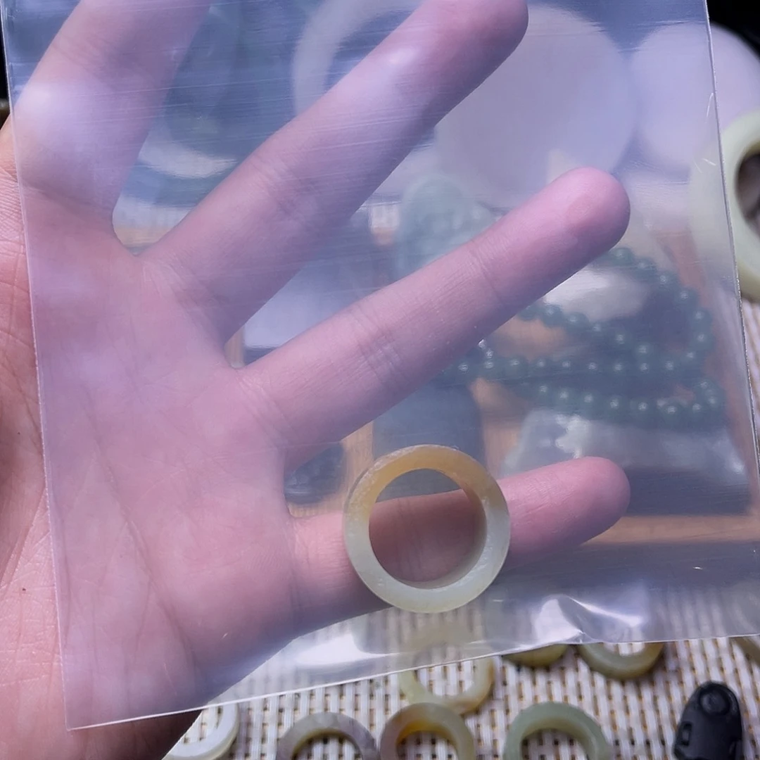 未镶嵌和田玉珠宝半成品人****沫