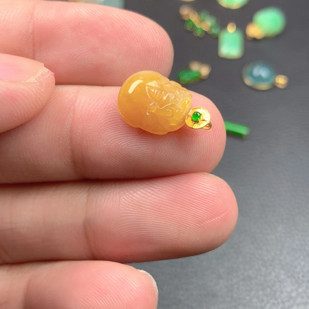 【闪购商品】颈饰18K金镶嵌翡翠翡翠
