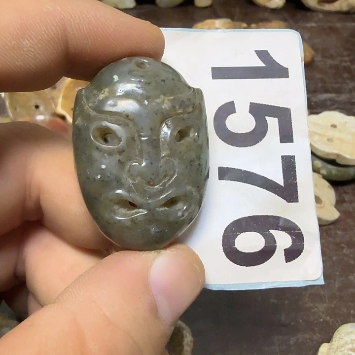 二***爷颈饰未镶嵌和田玉