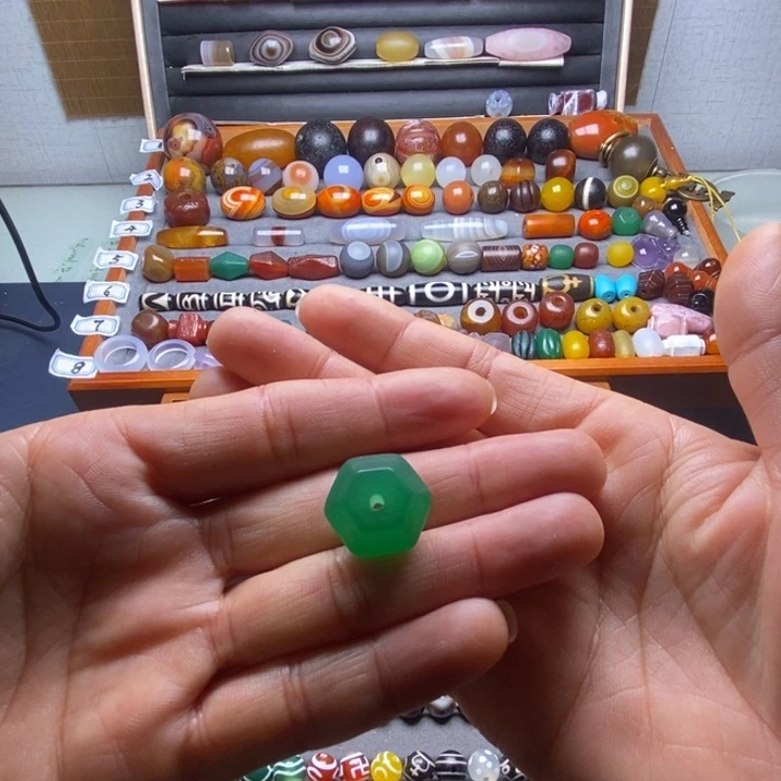 玛瑙/玉髓未镶嵌巴西玛瑙饰品桶珠