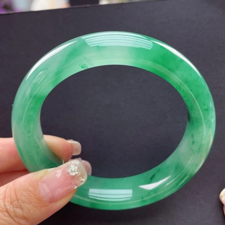 未镶嵌手镯石英质玉