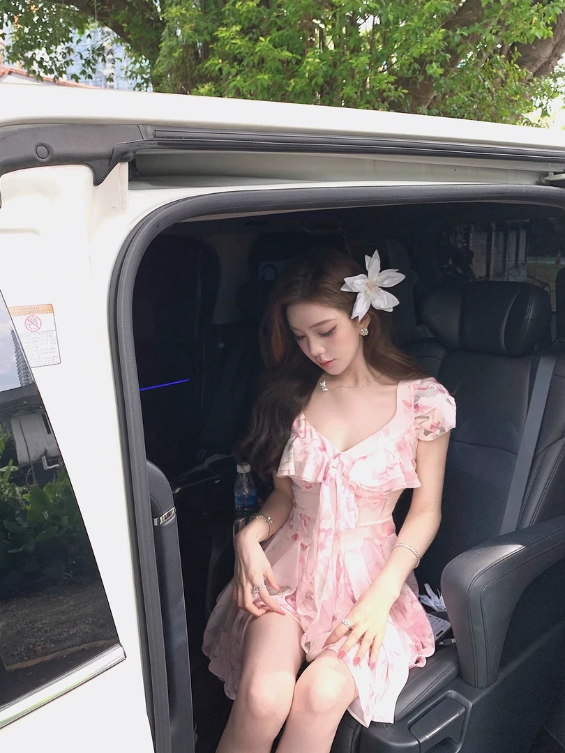 桃乐丝来信 法式复古碎花荷叶边连衣裙收腰显瘦性感纯欲风A字短裙