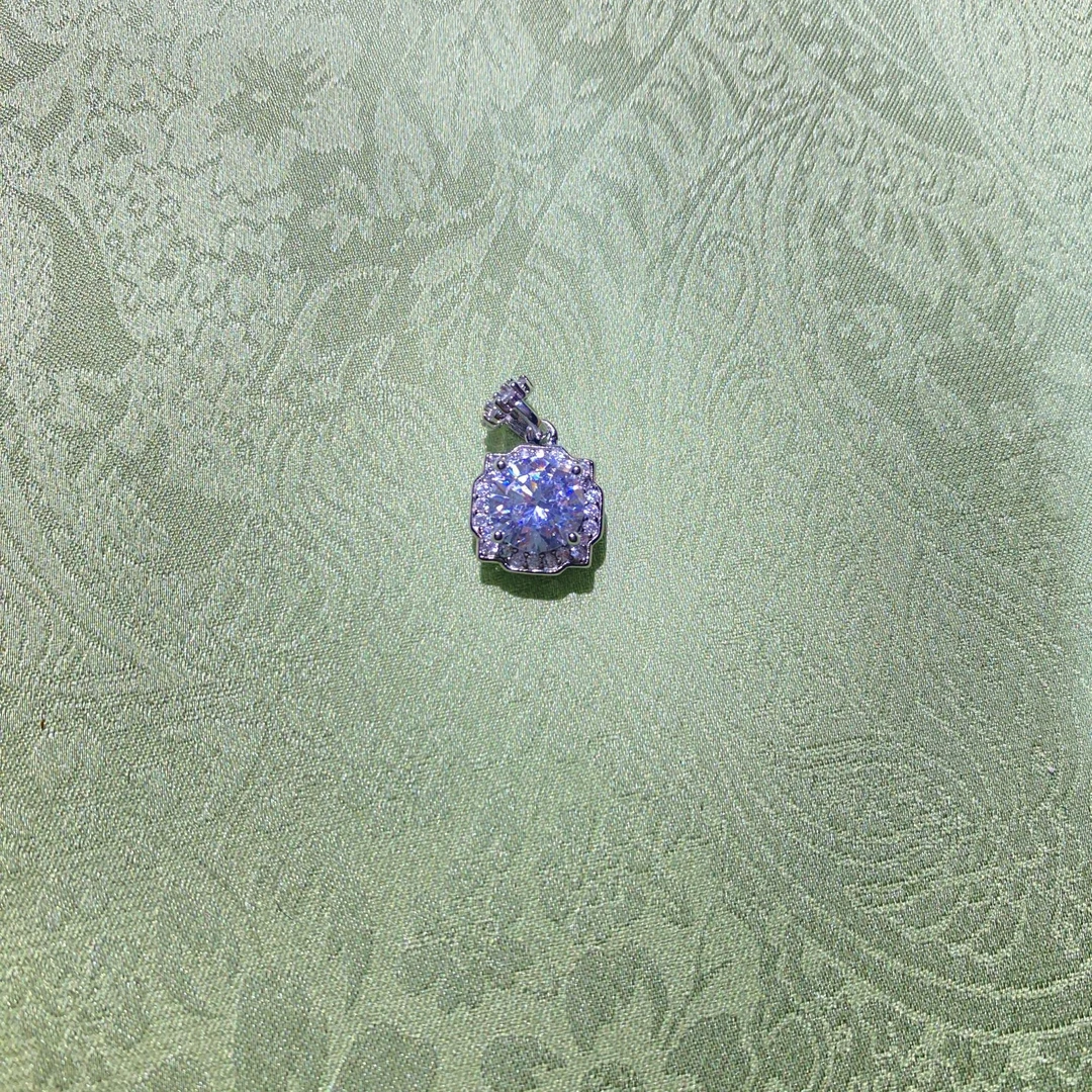 《天弘珠宝》时尚女士百搭精美吊坠51