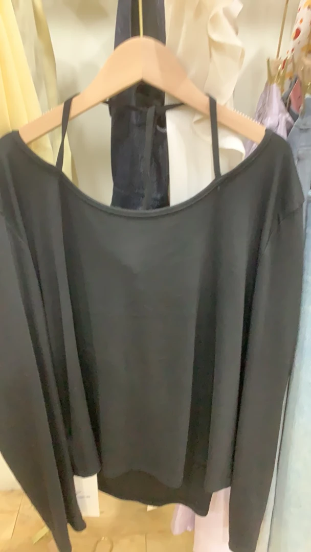 挂脖上衣显瘦宽松遮肉