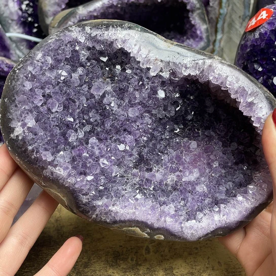 钟***绿大型摆件（非配饰）未镶嵌紫晶