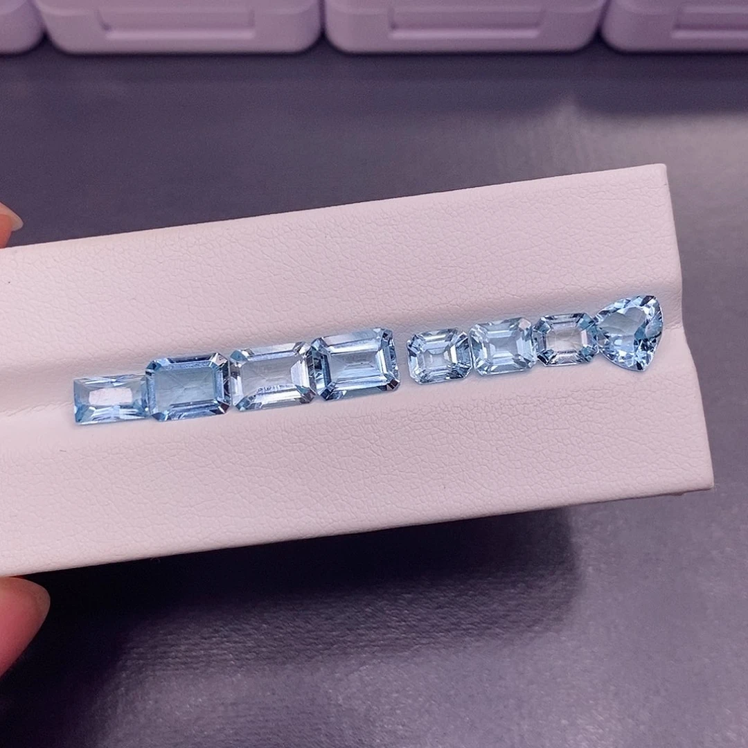 裸石海蓝宝石300一克拉，仅供展示，挑好上定向