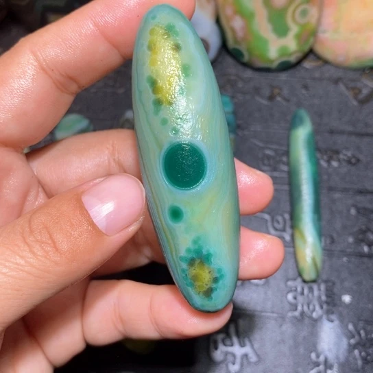 石英质玉珠宝半成品未镶嵌?***尘