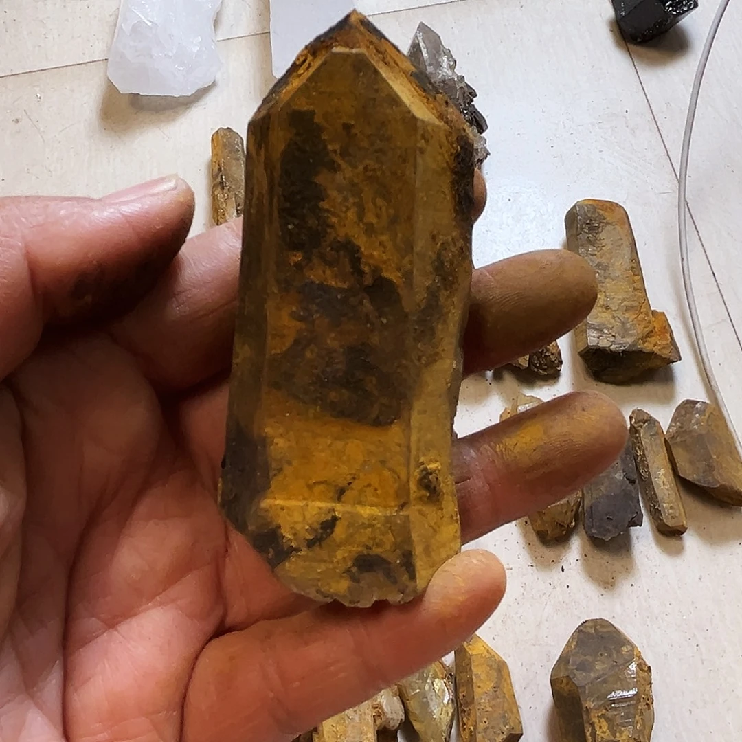 魏***新珠宝半成品未镶嵌水晶