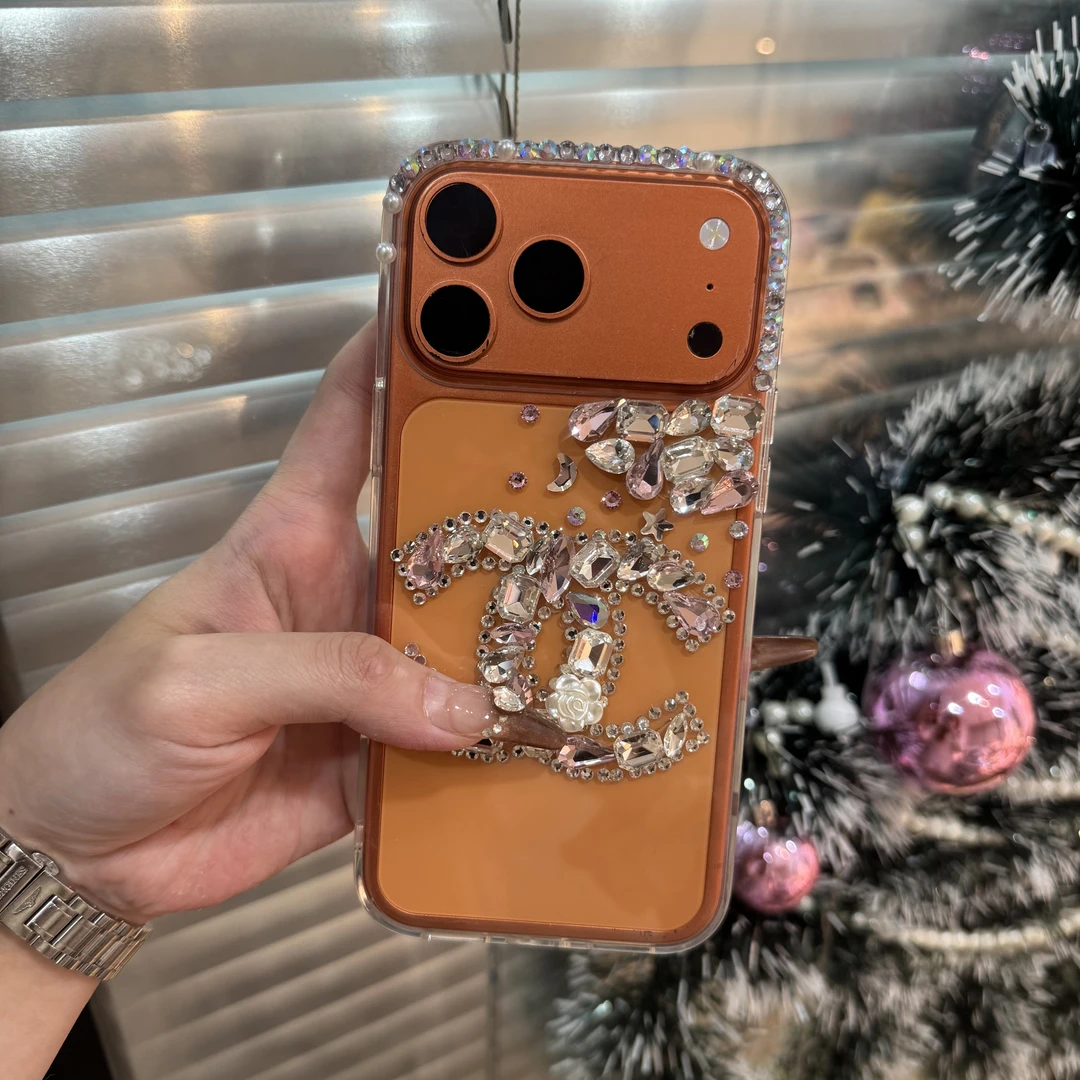 轻奢手作小香风山茶花水钻适用于iPhone15/16/17promax壳