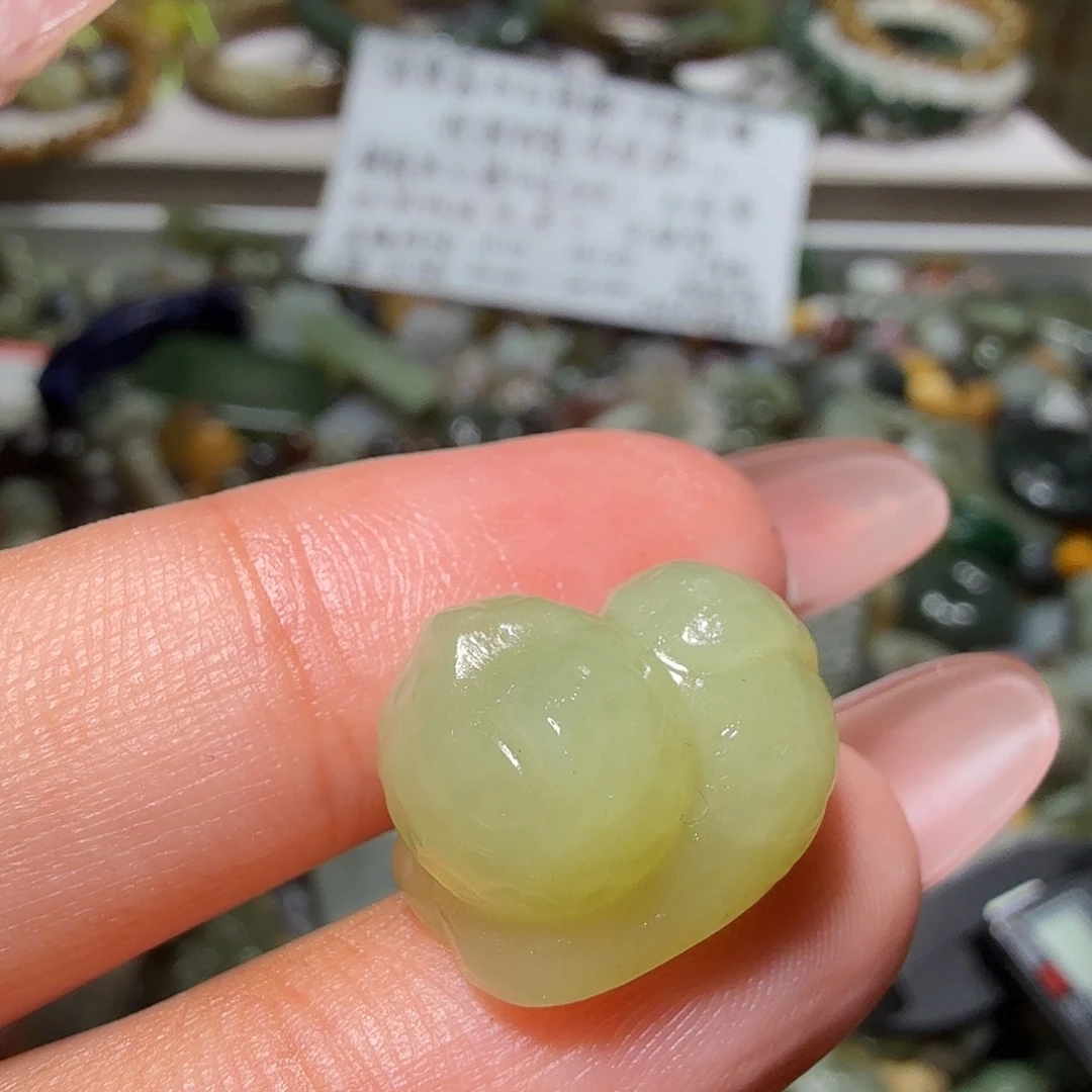 一****和田玉未镶嵌珠宝奇石