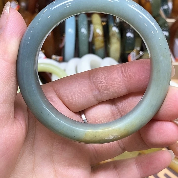 未镶嵌蛇纹石玉手镯